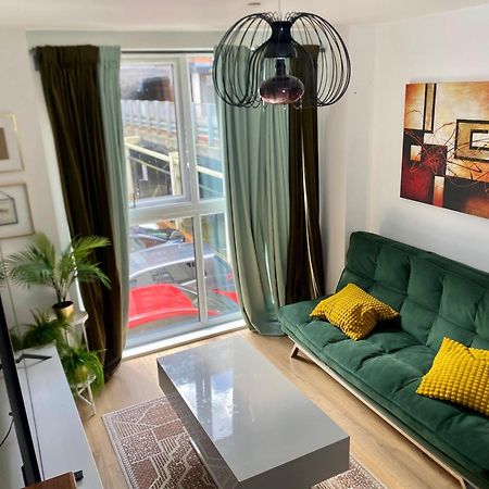 Luxury Urban Tranquility At B1 Apartment Бирмингам Екстериор снимка