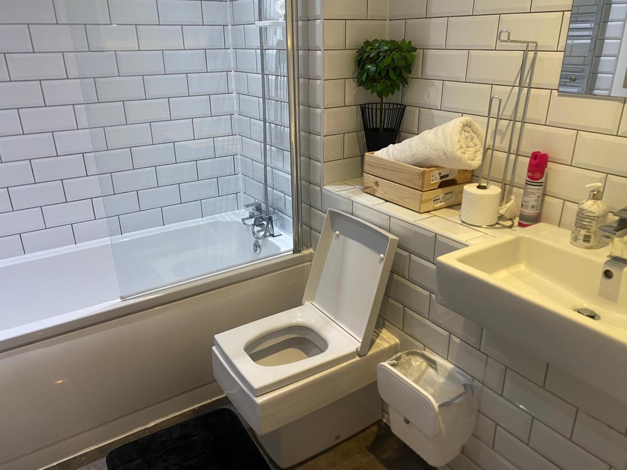 Luxury Urban Tranquility At B1 Apartment Бирмингам Екстериор снимка