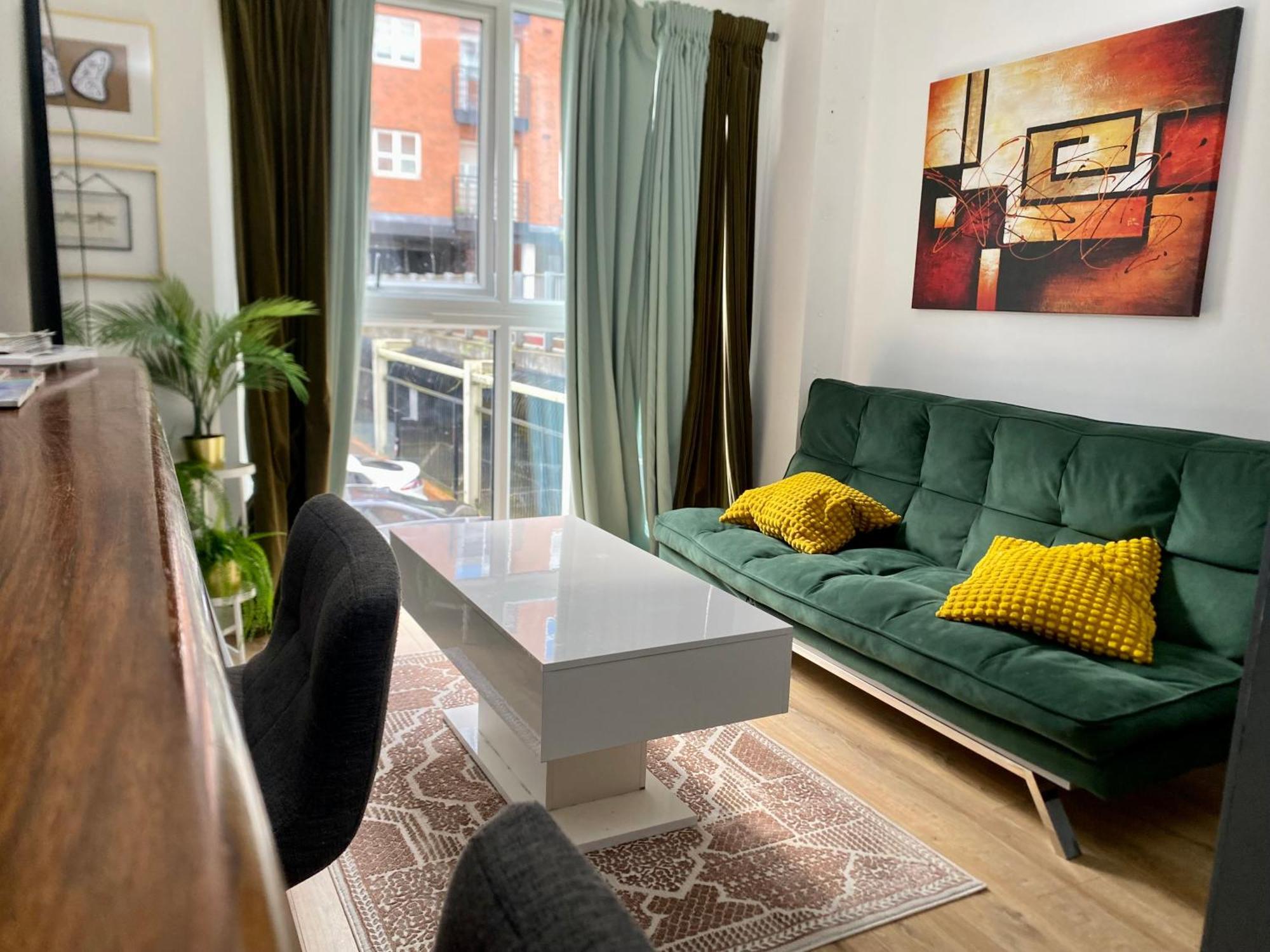 Luxury Urban Tranquility At B1 Apartment Бирмингам Екстериор снимка