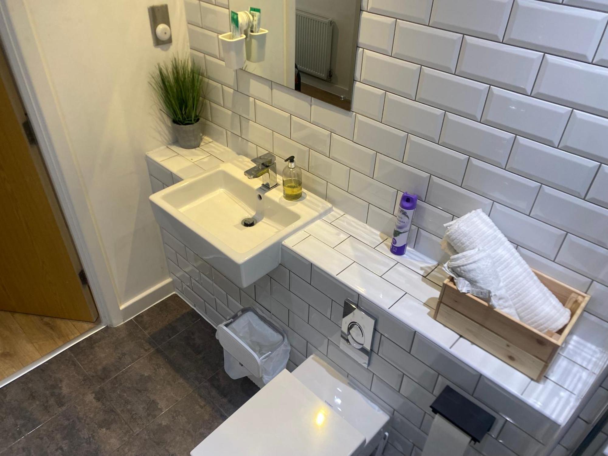 Luxury Urban Tranquility At B1 Apartment Бирмингам Екстериор снимка